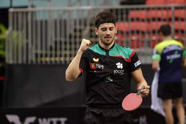 每个球员都 每个球员都