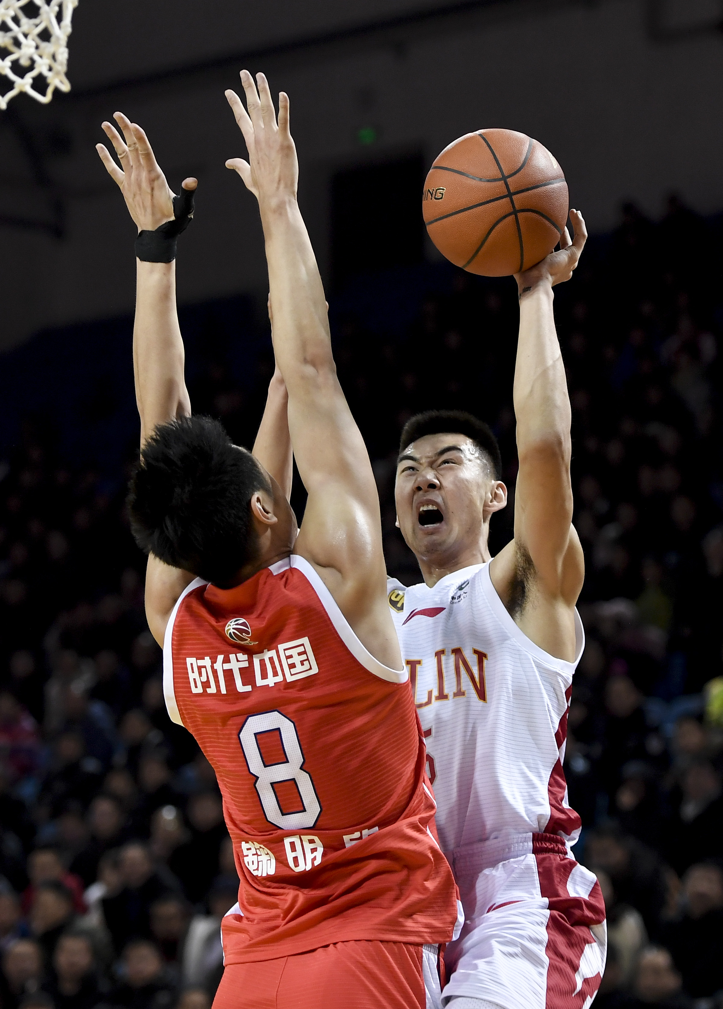 每体：皇马球员阵容过于单薄，缺少两名中场和一名中锋