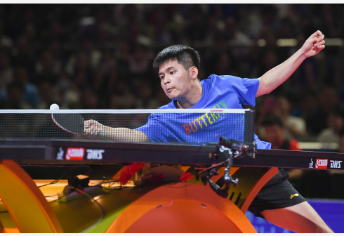 [国内足球]张克璨独中两元 山东队晋级女足决赛.