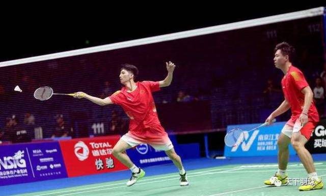 手在其书中 手在其书中